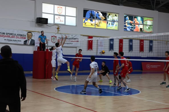 Sivas Belediye Başkanlığı Liseler Arası Voleybol Turnuvası Sona Erdi