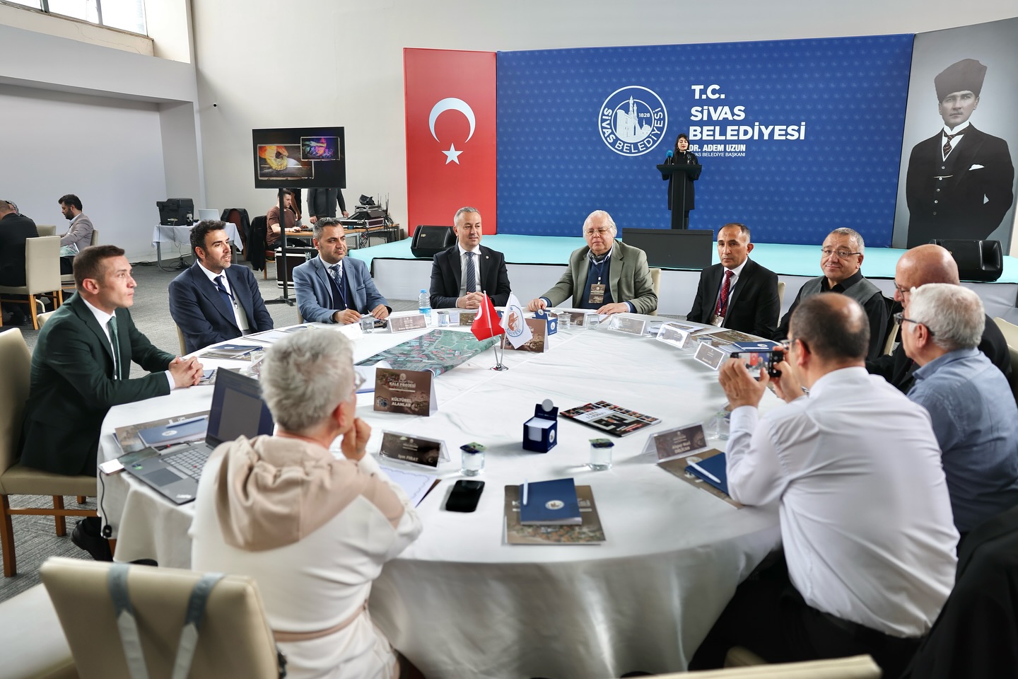 Tarihimize Sahip Çıkıyor, Geleceğe Köprü Kuruyoruz