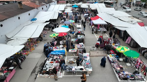 Sivas’ta Geleneksel Bayram Pazarı Kuruldu