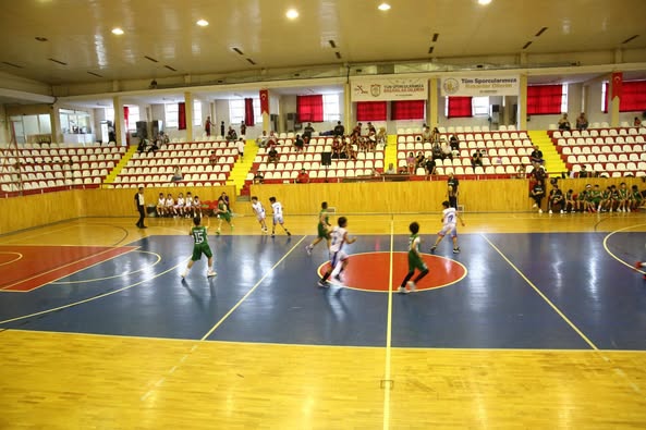 Sivas Belediye Spor U11 Erkek Basketbol Takımından Namağlup Şampiyonluk