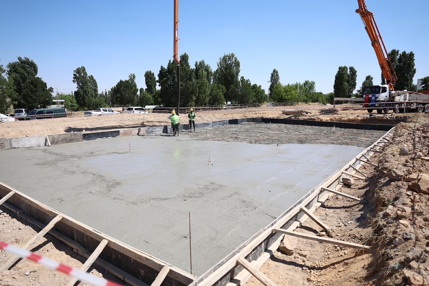 Sivas Sıcak Çermikte Kadın ve Erkek Havuzlar İçin İlk Beton Atıldı