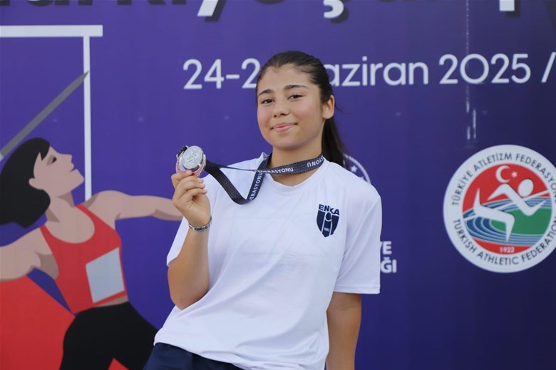 Sivaslı Sporcumuz Atletizm Şampiyonası’nda Türkiye İkincisi Oldu
