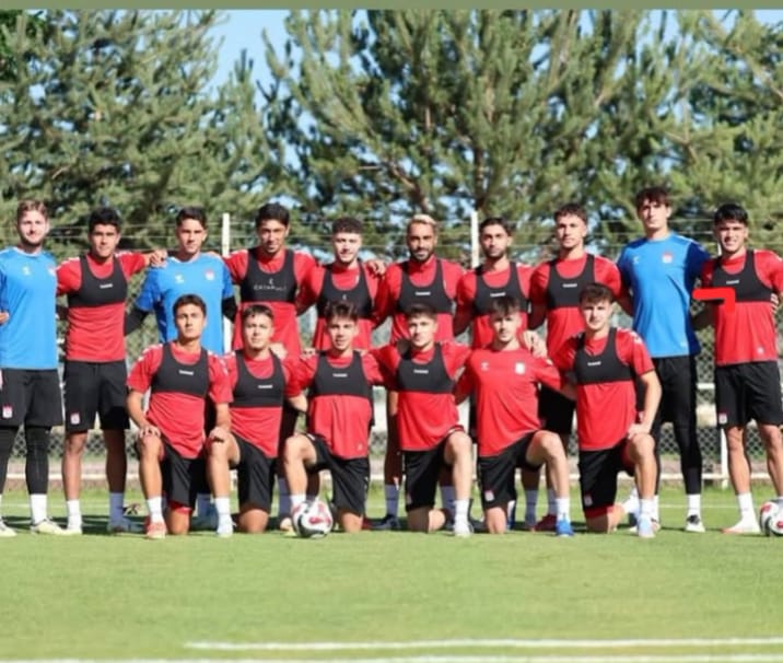 Sivasspor A takımına Alt Yapıdan 15 Futbolcu Çağrıldı