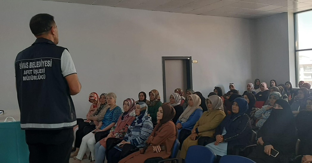 Sivas’ta Ev Hanımlarına Yönelik Afet Farkındalık Eğitimi Verildi