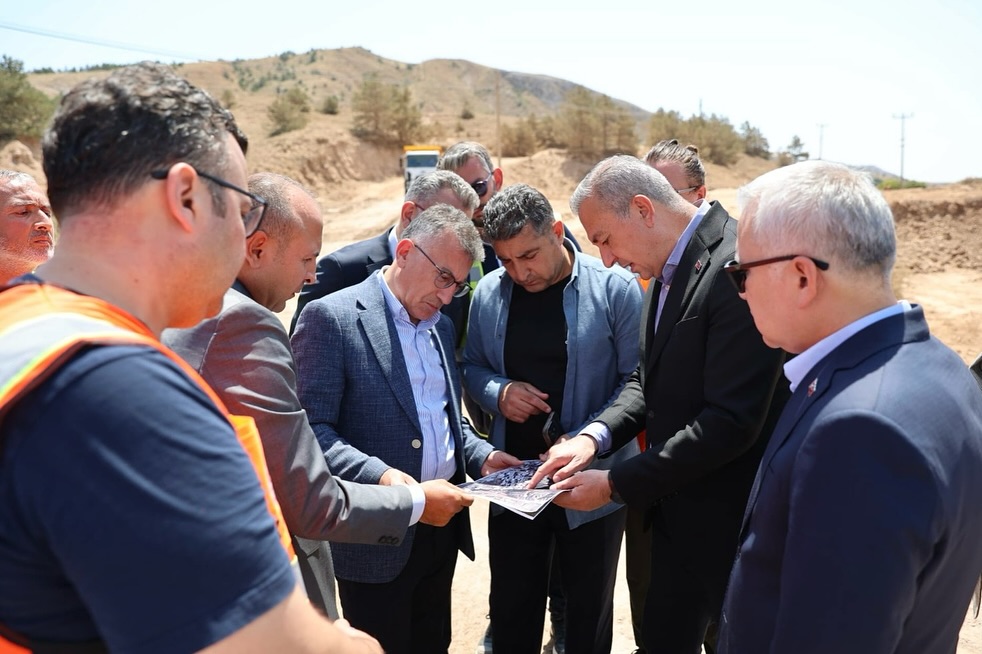 Sivas’ta Yollar Belediyeden Üst Geçitler Karayollarından
