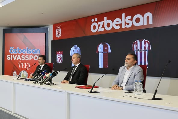 Kırmızı-beyazlı Formaya “Özbelsan” Çok Yakıştı…