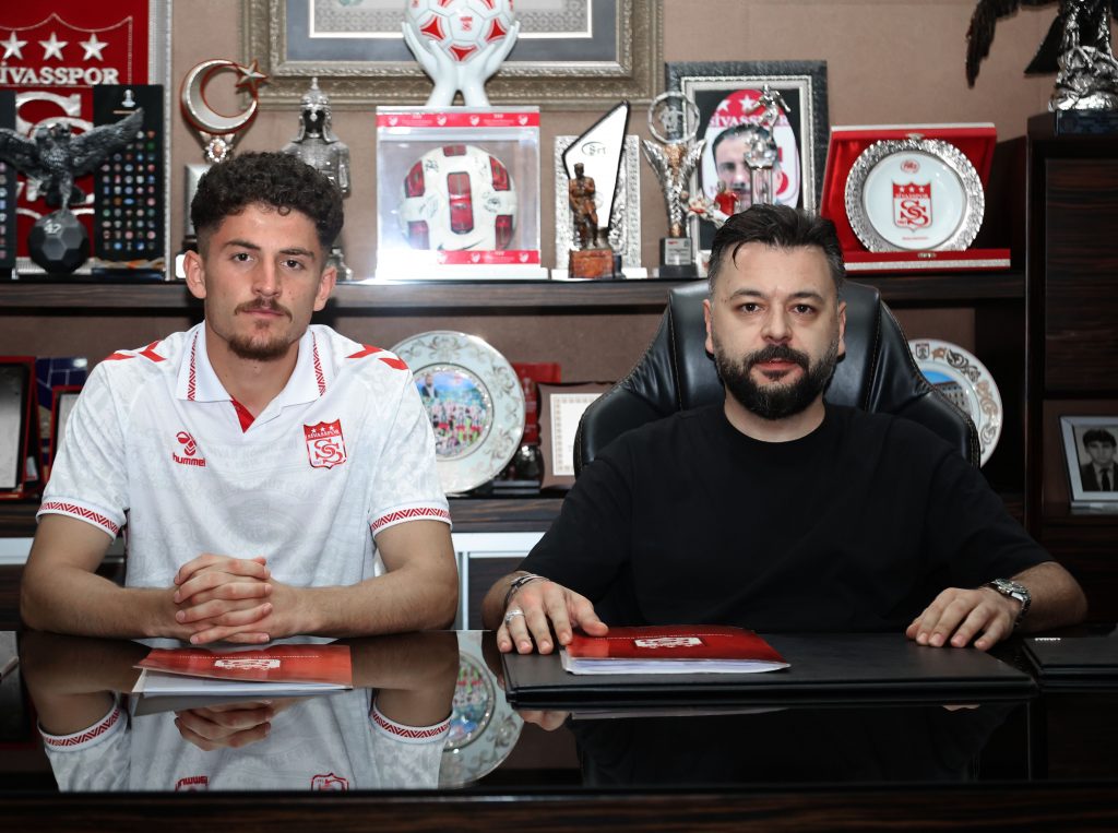 Sivasspor da Alt yapıdan Yetişen Emirhan Başyiğit’in Sözleşmesi 2028 Yılına Kadar Uzatıldı