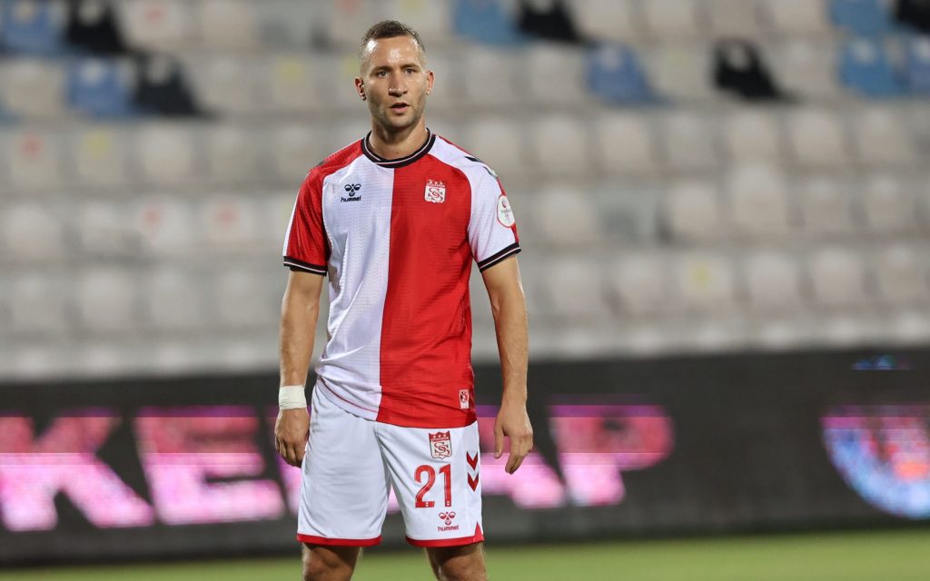 Sivassporlu Veljko Simic Sabah FC’ye Transfer Oldu