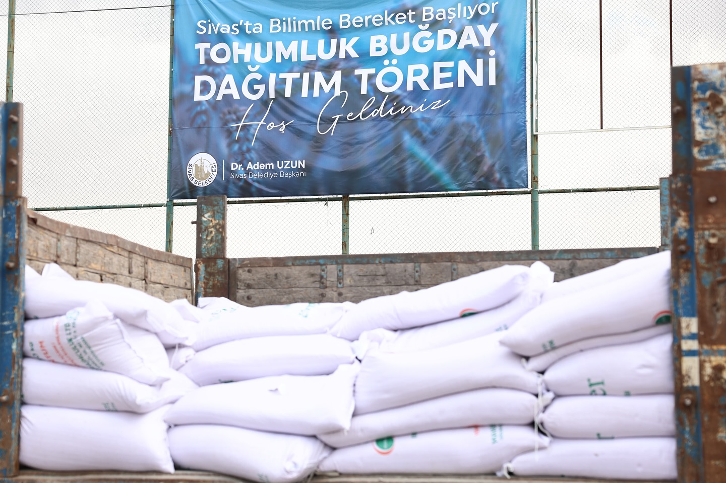 Sivas’ta Belediyeden Çifçilere Yerli Tohum Desteği