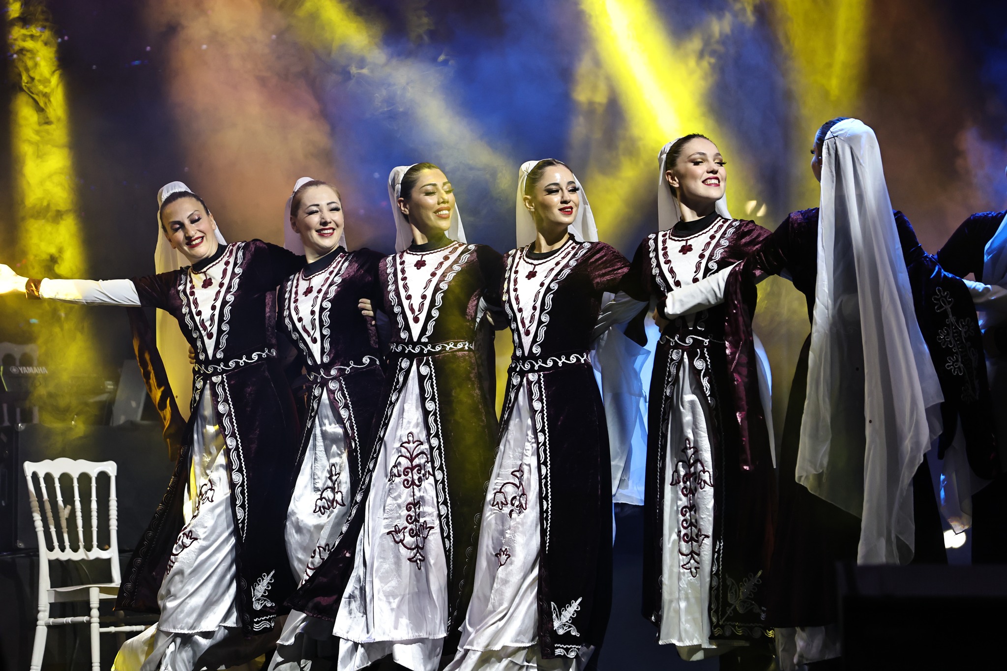 Ankara Devlet Sahne Sanatları Halk Dansları Topluluğu Sivas’ta sahne aldı.