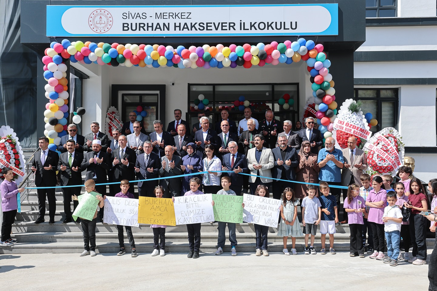 “Eğitime Hayat Verenler” Burhan Haksever İlkokul İçin Açılış Töreni Düzenlendi