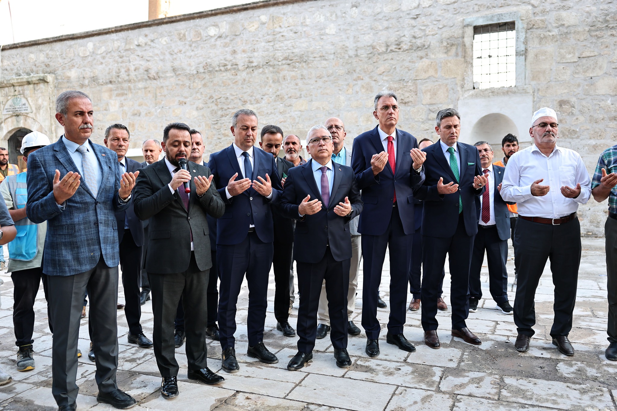 Sivas Kongresi Delegeleri Kabirleri Başında Dualarla Anıldı.