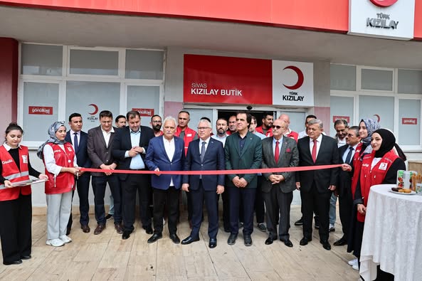 Sivas’ta İhtiyaç Sahibi Ailelerimizin Ücretsiz Faydalanacağı Türk Kızılay Butik (Giyim) Mağazasının Açıldı