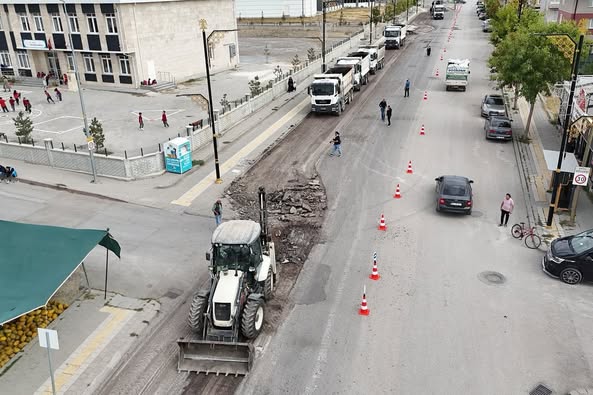 Sivas’ta Plevne Caddesi’nde Yenileme Çalışmalarına Başladı