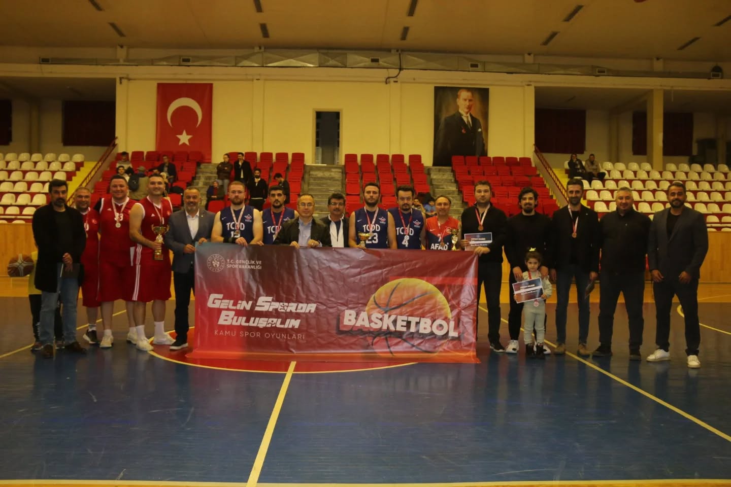 Sivas’ta Gelin Sporda Buluşalım – 3. Kamu Spor Oyunları 3×3 Basketbol Müsabakaları Tamamlandı