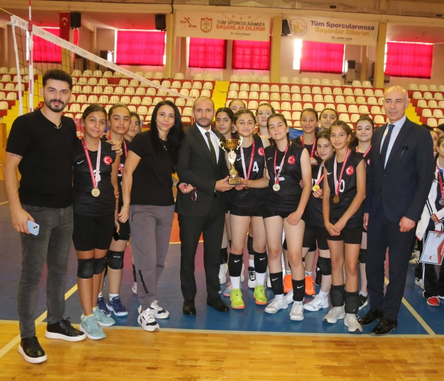 Sivas’ta Düzenlenen Yıldız Kızlar Voleybol İl Birinciliği Müsabakaları Sona Erdi