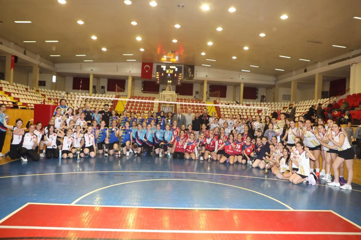 Midi Kızlar Gelişim ve Midi Kızlar Süper Lig Müsabakaları 4 Eylül Spor Salonumuzda Sona Erdi