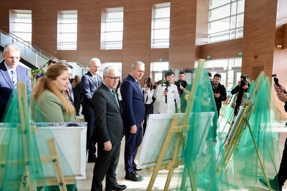 Sivas’ta 24 Kasım Öğretmenler Günü Münasebetiyle “Eğitimle Filizlenen Yeşil Vatan” Konulu FotoğrafSergisi ve Kutlama Programı Düzenlendi.
