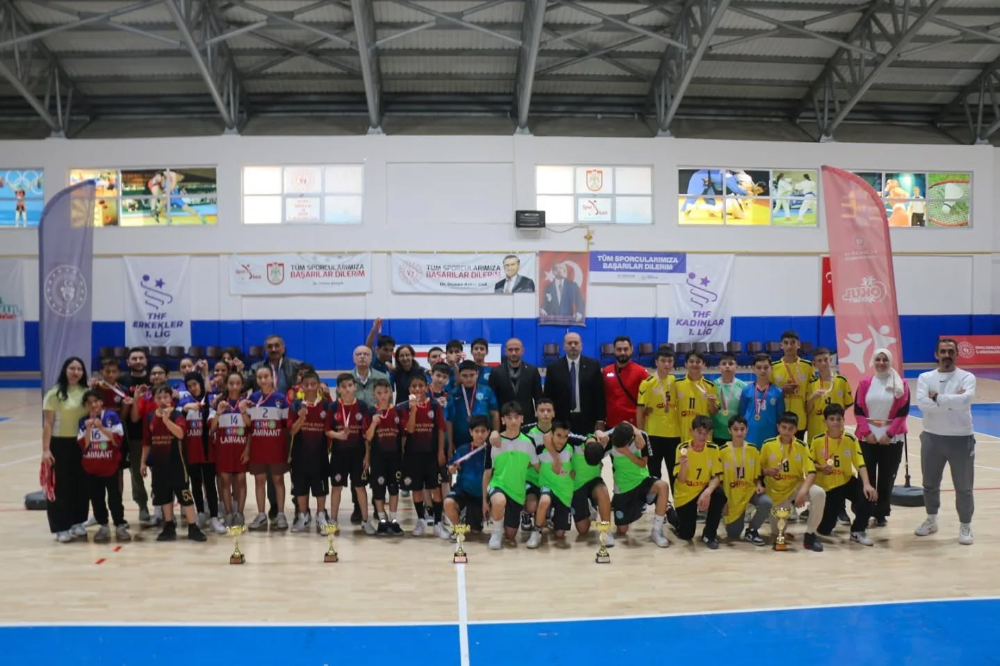 Sivas’ta Yıldızlar Hentbol Erkekler İl Birinciliği Müsabakaları Başarıyla Tamamlandı.