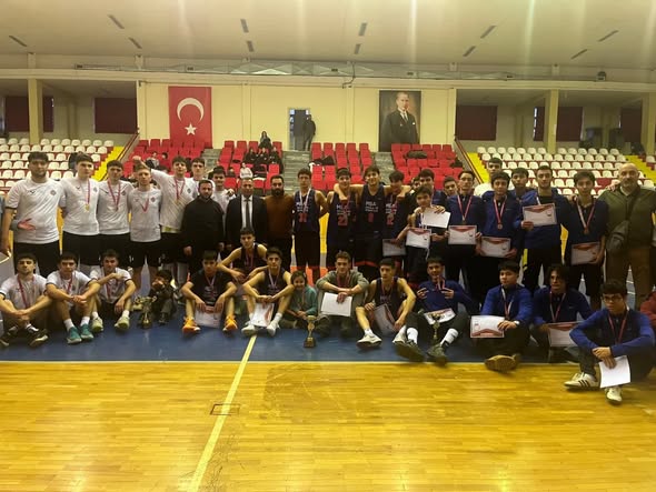 Sivas’ta Basketbol Gençler A İl Birinciliği Müsabakaları Düzenlendi
