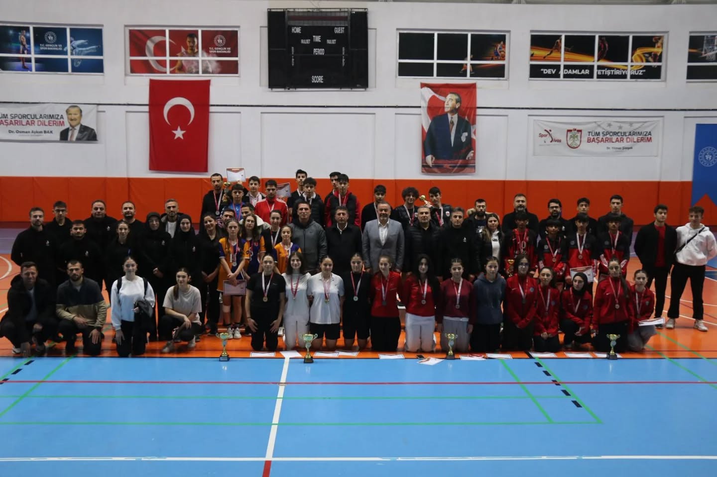 Sivas’ta Gençler A Badminton İl Birinciliği Müsabakaları Gerçekleştirildi