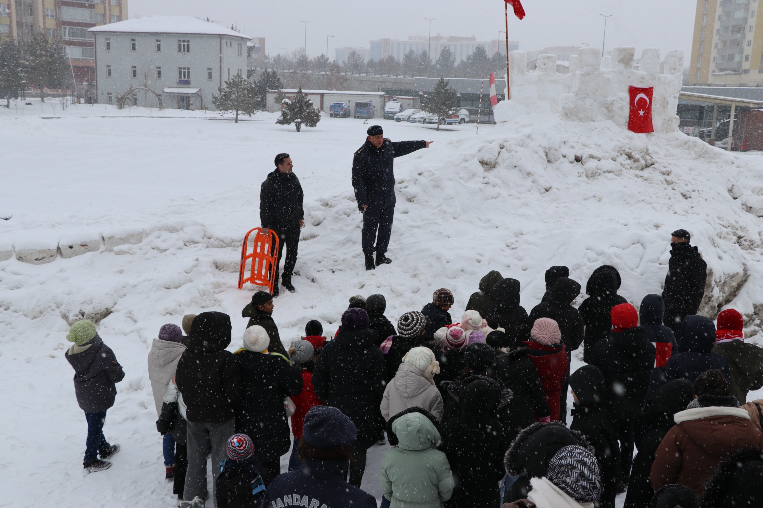 Sivas Jandarmadan Çocuklara Unutulmaz Gün