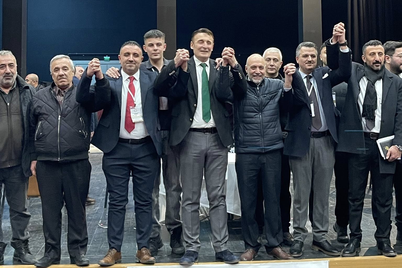 Sivas’ta Bugün Yapılan Sivas Yiyecek Maddeleri Odası Genel Kurulunda Mehmet Akgül Güven Tazeledi