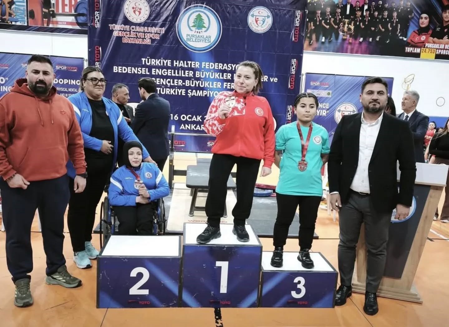 Türkiye Halter Şampiyonası’nda Sivaslı Sporcular Önemli Dereceler Elde Etti.